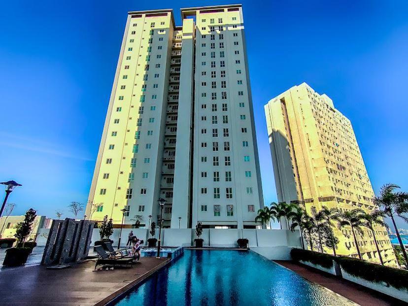 Straits Garden Suites By Yen'S Sojourn Джордж Таун Екстериор снимка